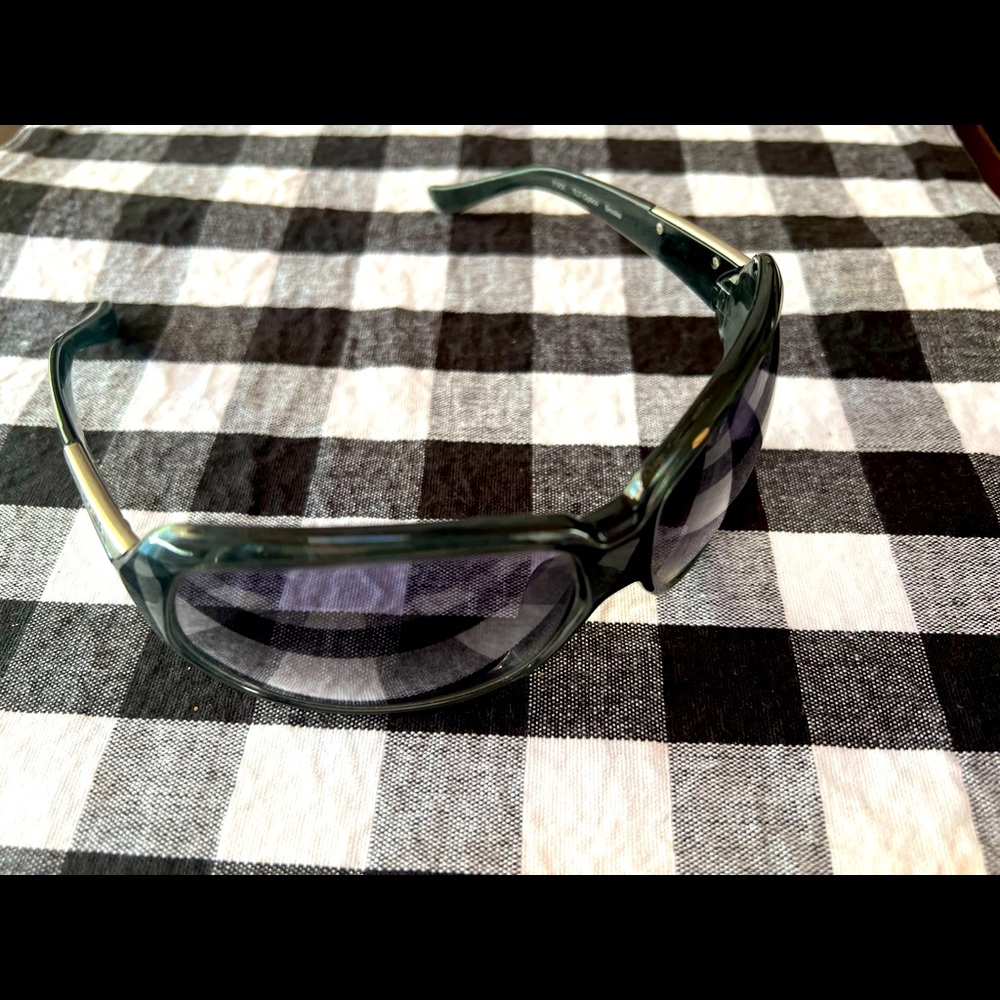 Smith Fixx Optics Black Sun Glasses - gradient gray lens